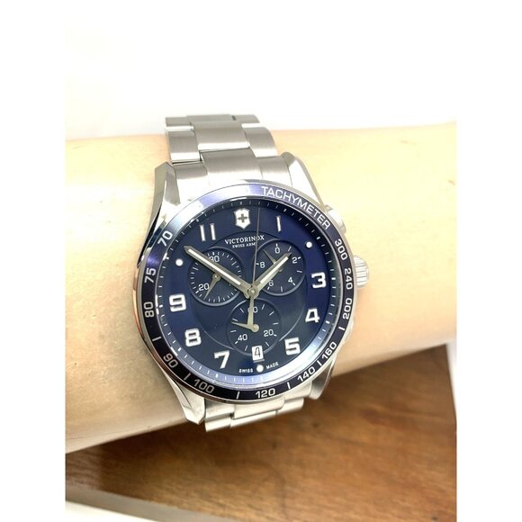 Victorinox Swiss Army Men's Watch 241652 Blue Dial Quartz Chronograph Steel 44mm - Picture 11 of 14